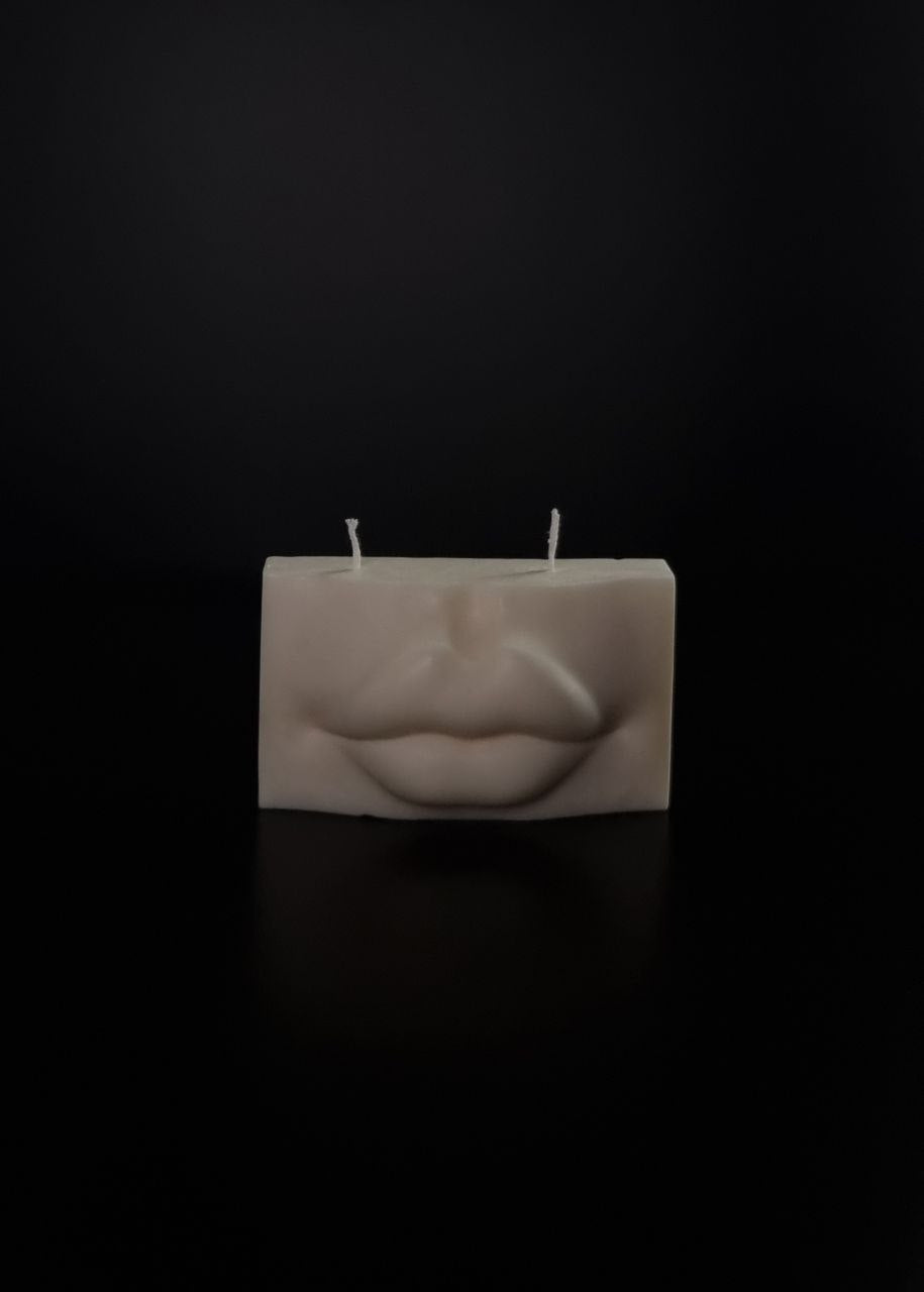 Kiss Candle